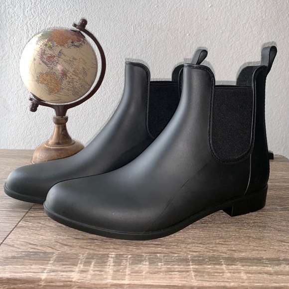 J. Crew Shoes - J.Crew Chelsea boots in black